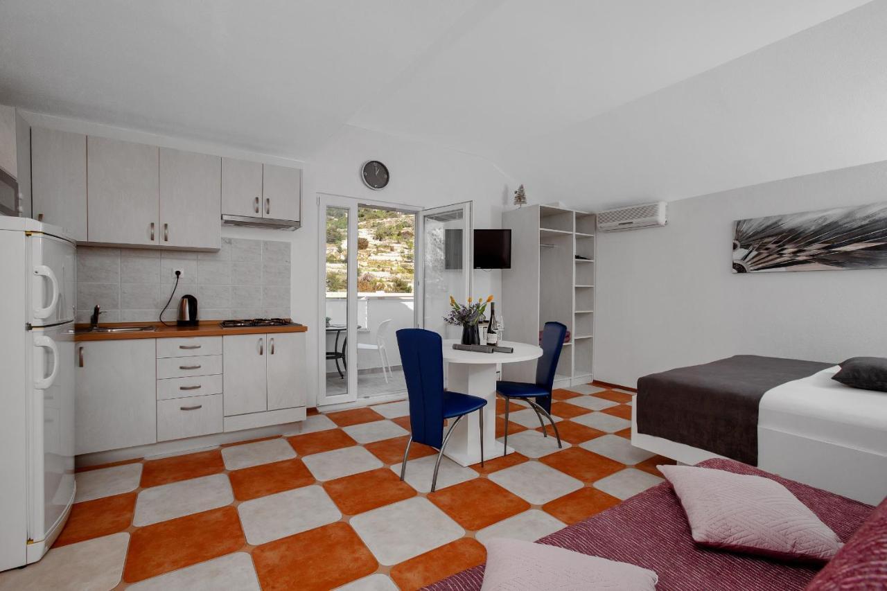 Apartments By The Sea Drasnice, Makarska - 2581 Esterno foto