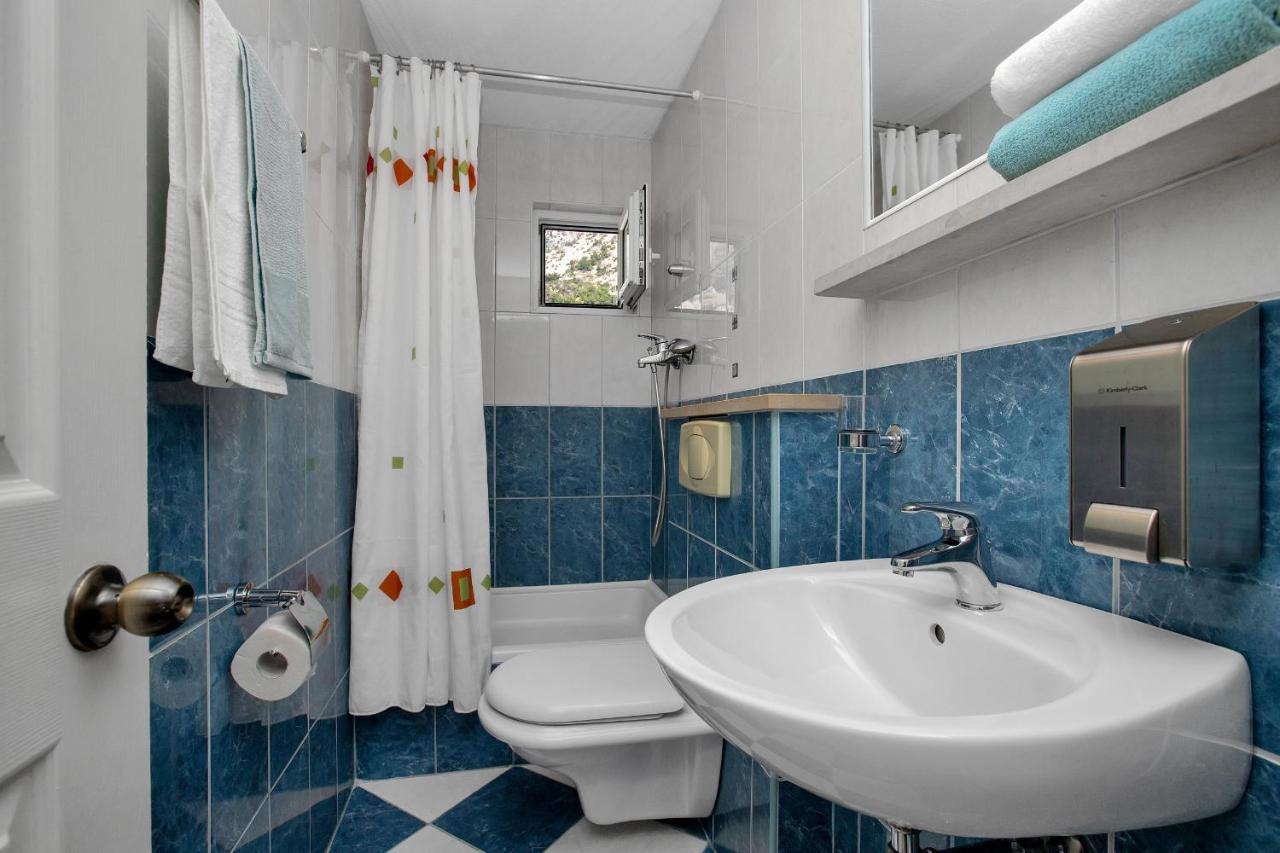 Apartments By The Sea Drasnice, Makarska - 2581 Esterno foto