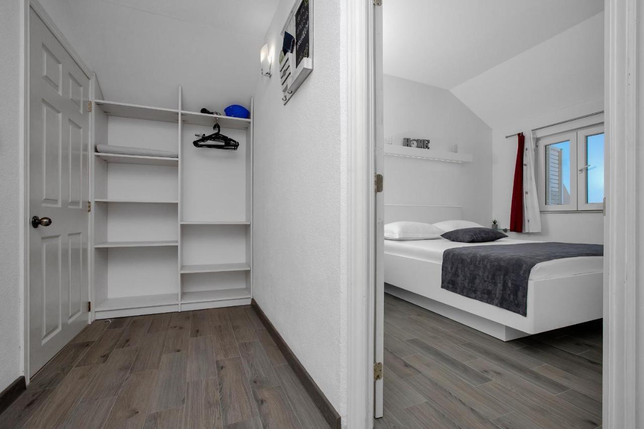 Apartments By The Sea Drasnice, Makarska - 2581 Esterno foto